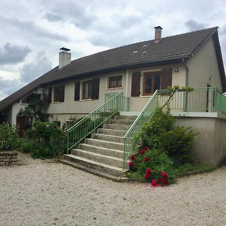 Sous La Tour Bed & Breakfast Agencourt Exterior photo