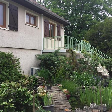 Sous La Tour Bed & Breakfast Agencourt Exterior photo